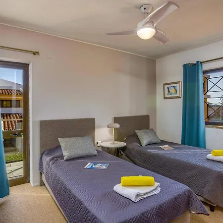 Villa Tadeu Quatro By *